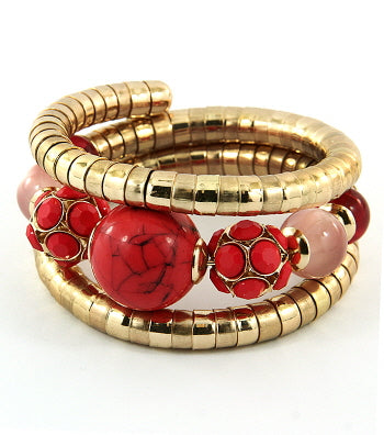  Discover elegant floral-inspired retro bracelets designed to add timeless charm and femininity to any outfit