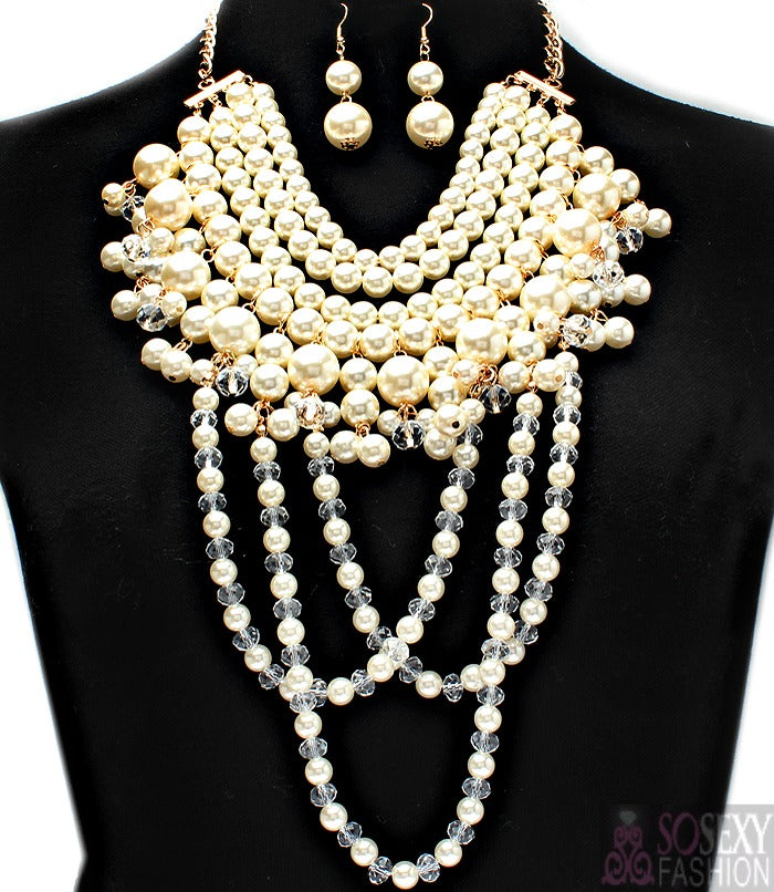 “Vogue” Crystal Pearl Necklace and earring Set
