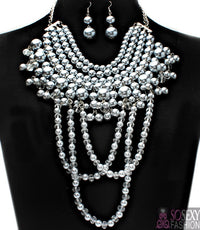 “Vogue” Crystal Pearl Necklace and earring Set