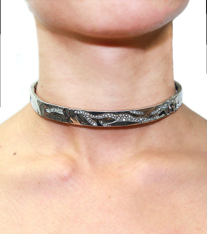 ‘RIRI’  GLAM CRYSTAL CHOKER