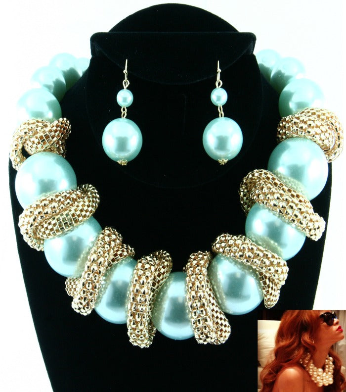 'Celeb' Pearl Necklace and Earring Set - Cream