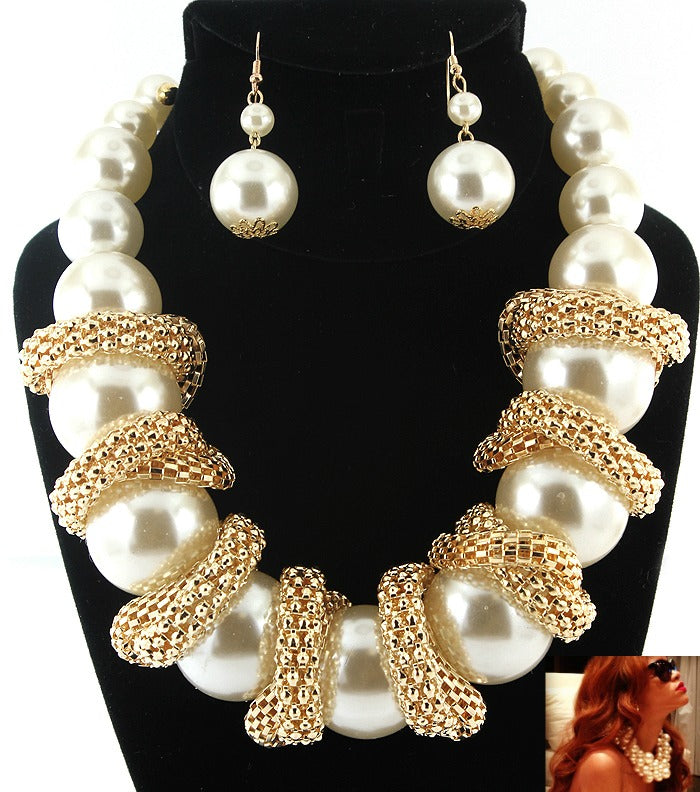 'Celeb' Pearl Necklace and Earring Set - Cream